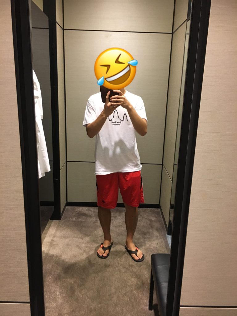 こんな格好でも丁寧に対応してくれました。