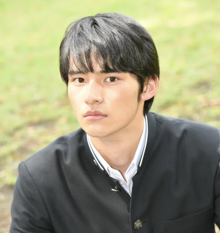 岡田健史のプロフィール