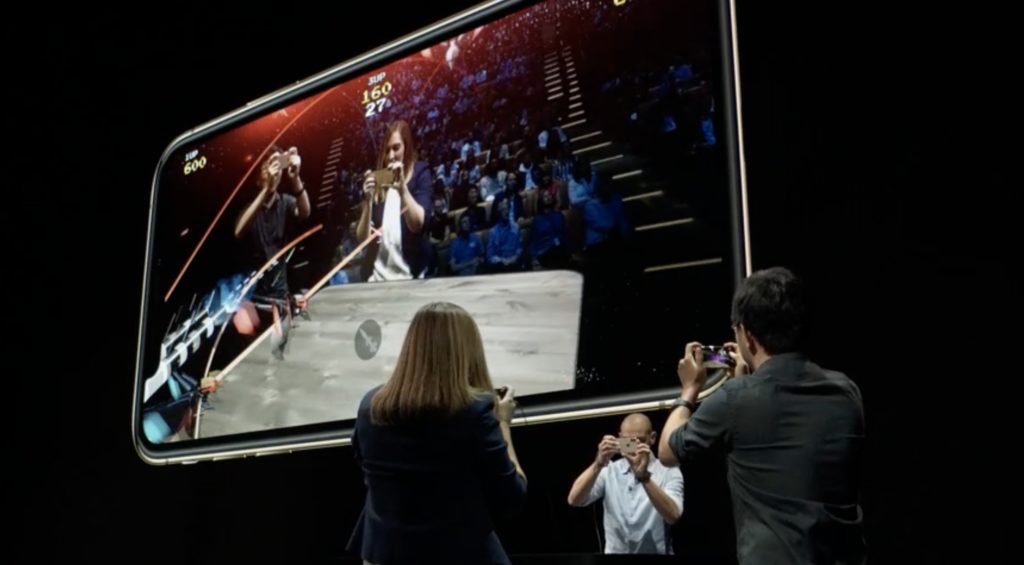 新型iPhoneXSでARゲームを協力プレイ
